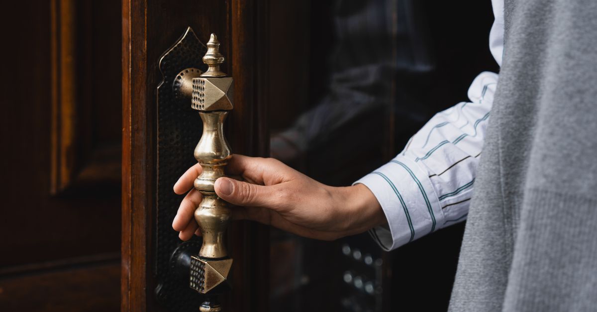 locksmith unlocking front door — 125th St Locksmith